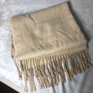 🌺3/$30🌺 H&M blanket scarf